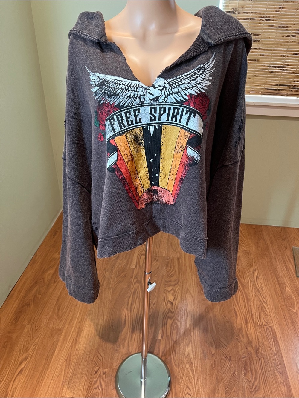 Free Spirit Hooded Drop-Shoulder Sweatshirt in Brown with Graphic Size L